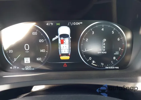 2021 Volvo Xc90 T6 Momentum 7 Passenger z USA, uszkodzony, nr VIN YV4A22PK8M1759672